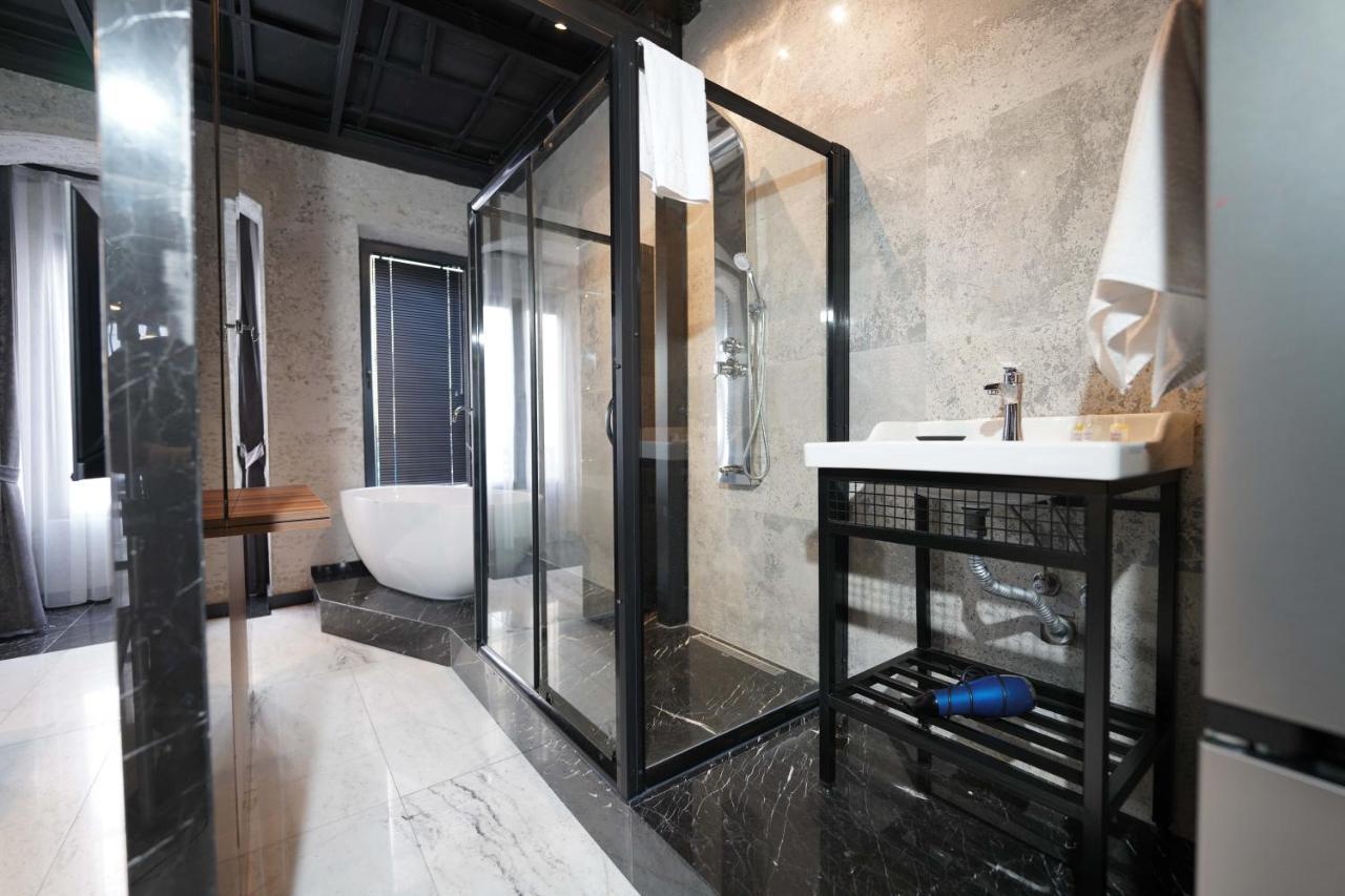 Monev Suites Hotel Istanbul Exterior photo